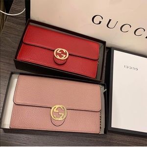 Gucci wallet on chain.